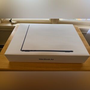 ORIGINAL BOX ONLY – NO COMPUTER: Apple MacBook Air M4 (2025) 13” Midnight
